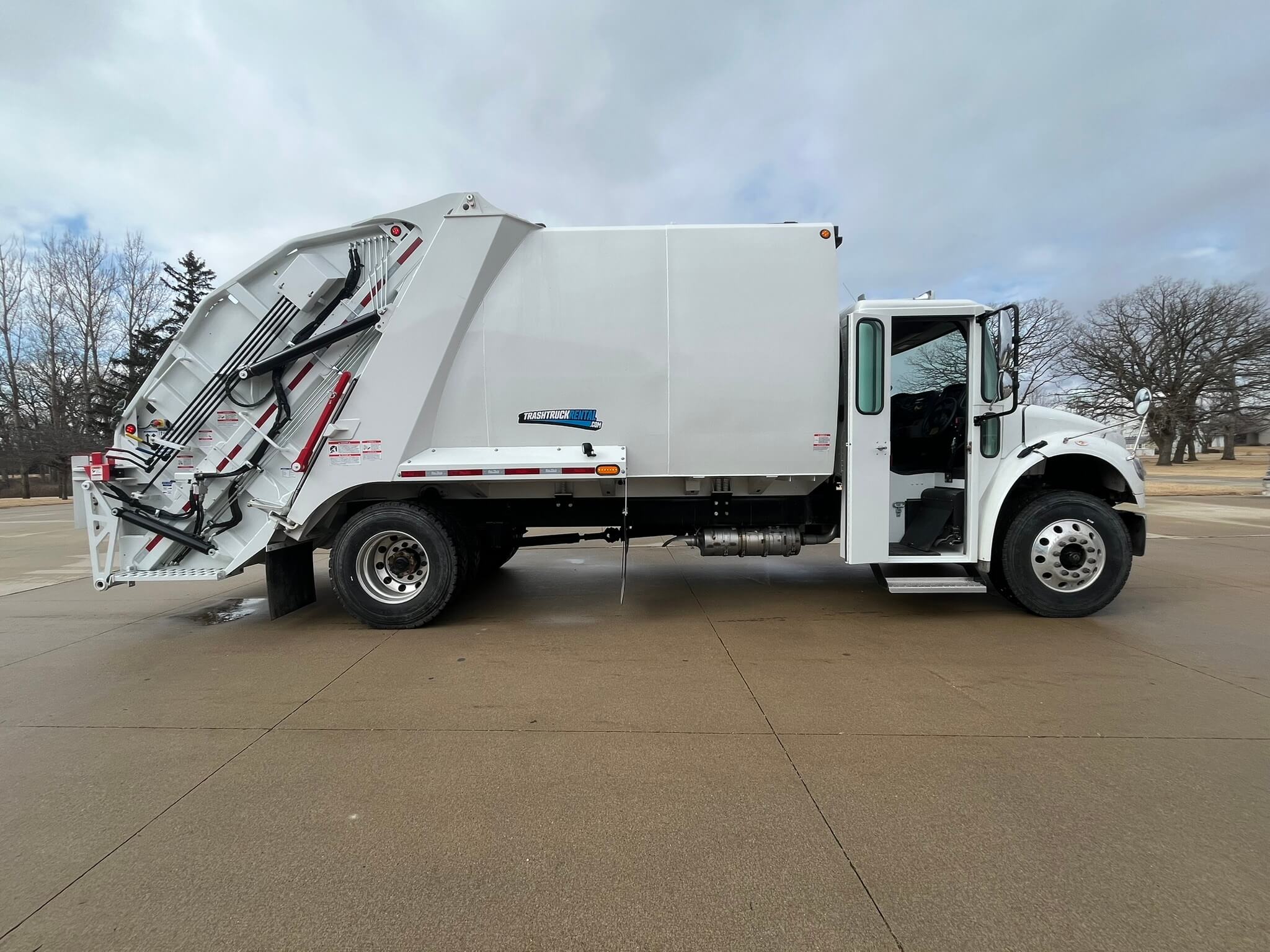 Stunning Garbage Truck Pictures_ Types, Uses & Collection Routes