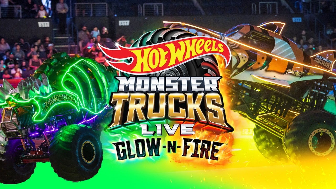 Hot Wheels Monster Trucks Glow & Fire Show Spectacular
