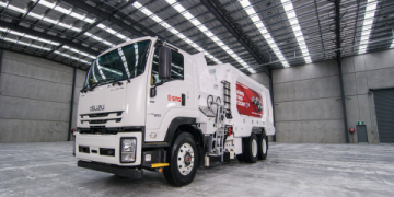 Top Side Loader Garbage Trucks_ 2025 Models & Buying Guide