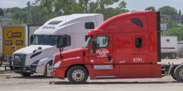 Wondering what is the best trucking company to lease purchase from？ Read on