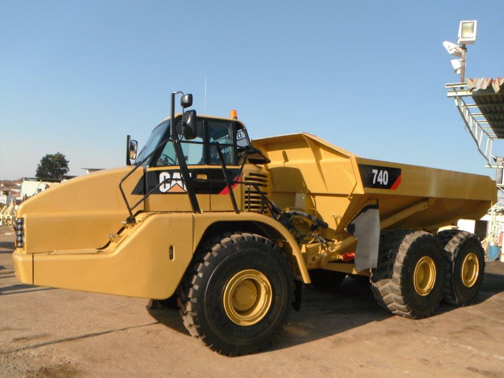 Caterpillar 740 Articulated Dump Truck_ Specs & Performance