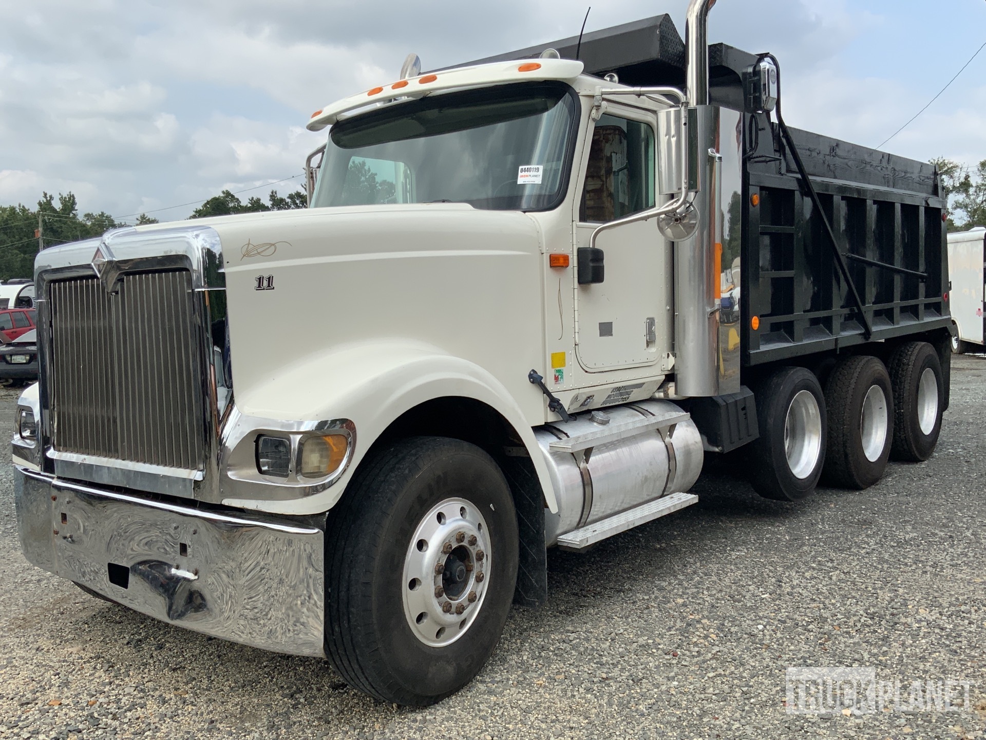 2000 International Dump Truck for Sale _ Reliable & Affordable