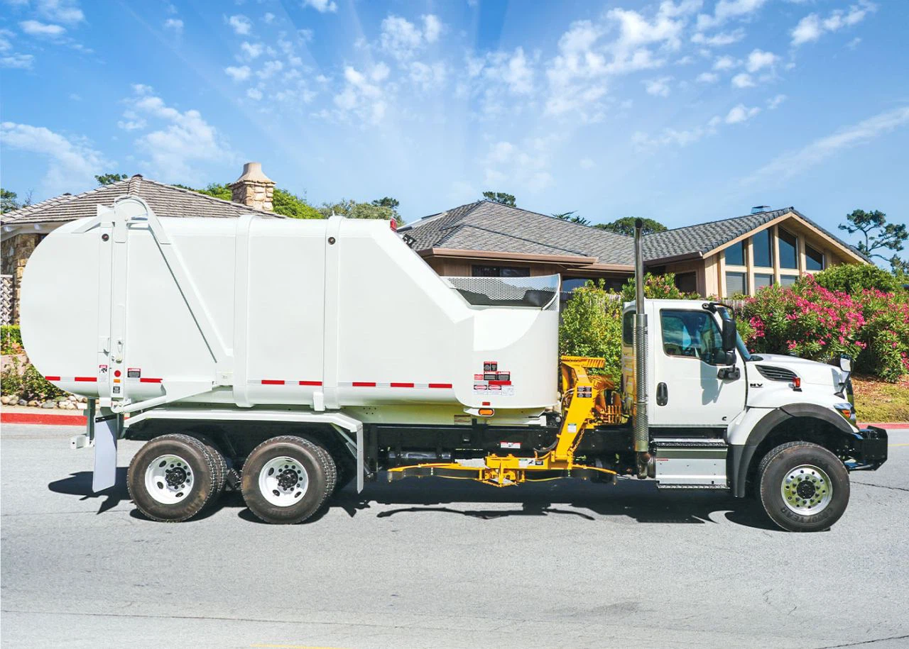 Side Loader Garbage Trucks_ Efficient Waste Collection Solutions