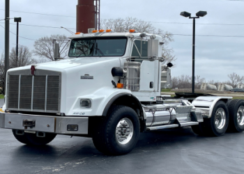 2006 Kenworth T800 Dump Truck for Sale _ Reliable & Ready to Work