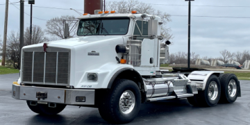 2006 Kenworth T800 Dump Truck for Sale _ Reliable & Ready to Work