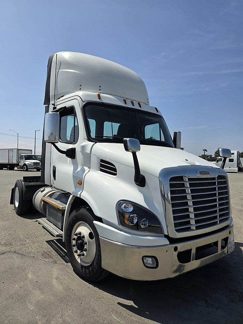 Nearby Single Axle Semi Trucks_ Browse Current Listings
