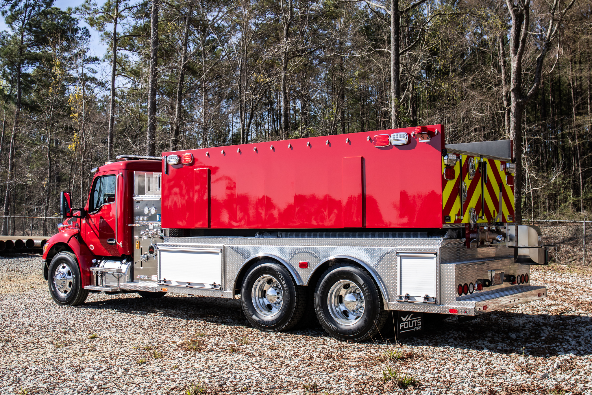 What Is a 3000 Gallon Fire Tanker_ Essential Operations Guide