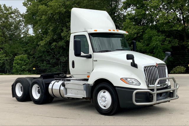 Discover Available Day Cab Semi Trucks for Sale Near Me