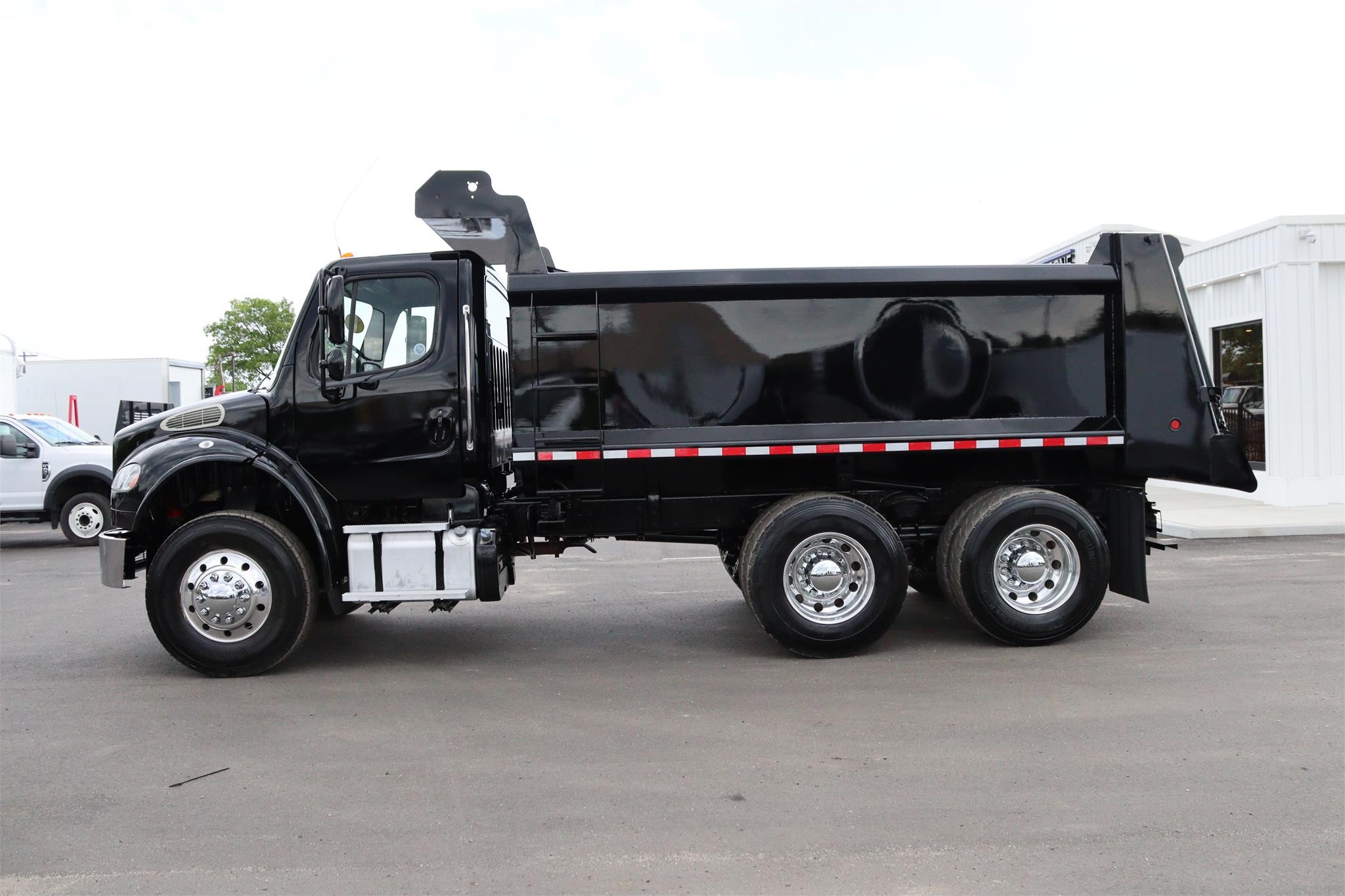 2015 Dump Truck for Sale_ Value, Specs, and Key Features