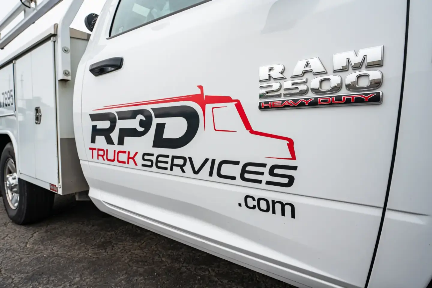 24_7 Semi Truck Road Service Near Me _ Reliable & Local