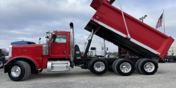 Top 5 Benefits of Buying a Repossessed Tri Axle Dump Truck