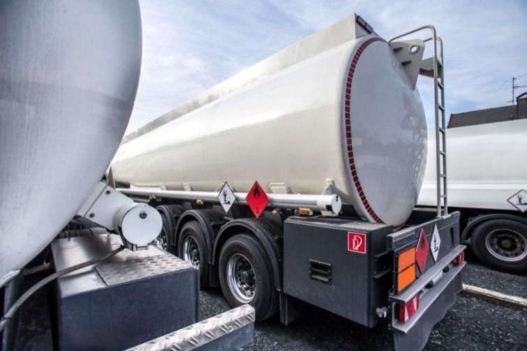 What Factors Determine the Fuel Tanker Price_