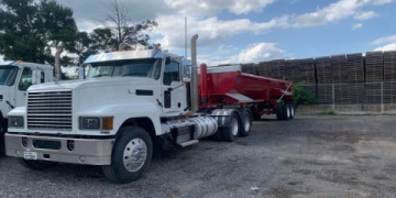 Find Dump Truck Contractors Near Me _ Local Hauling Services