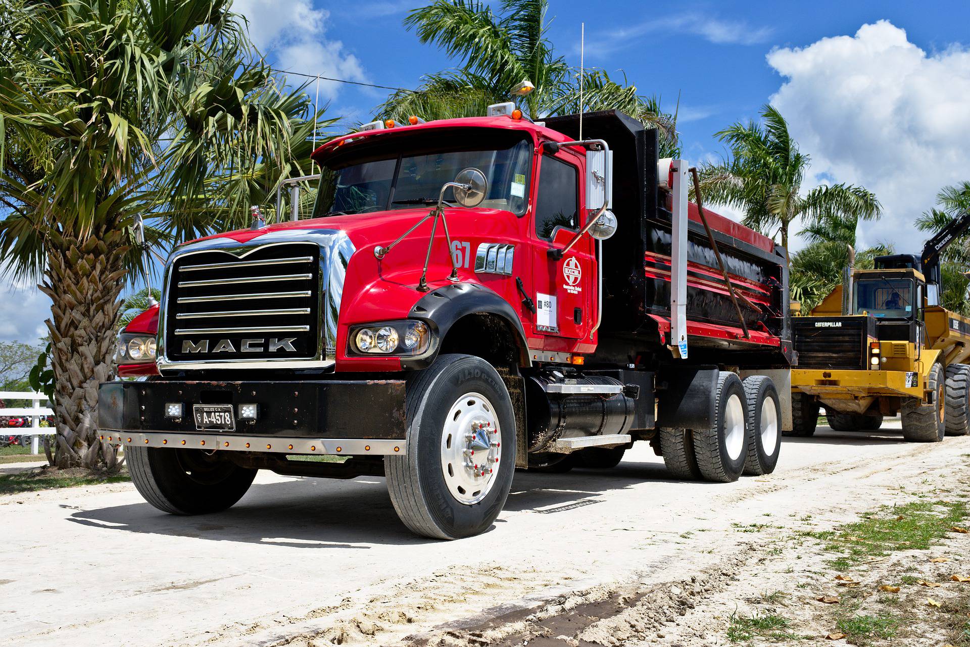 What to Expect from Professional Dump Truck Hauling Companies