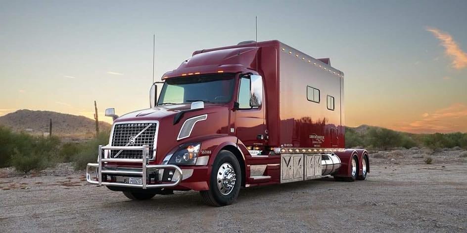 Custom Sleeper Semi Trucks for Sale _ Find Your Perfect Rig