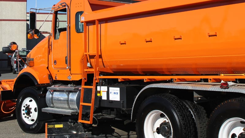 How to Choose the Right Ladder for Your Dump Truck