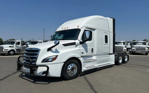 Your Guide to Buying Custom Sleeper Semi Trucks for Sale