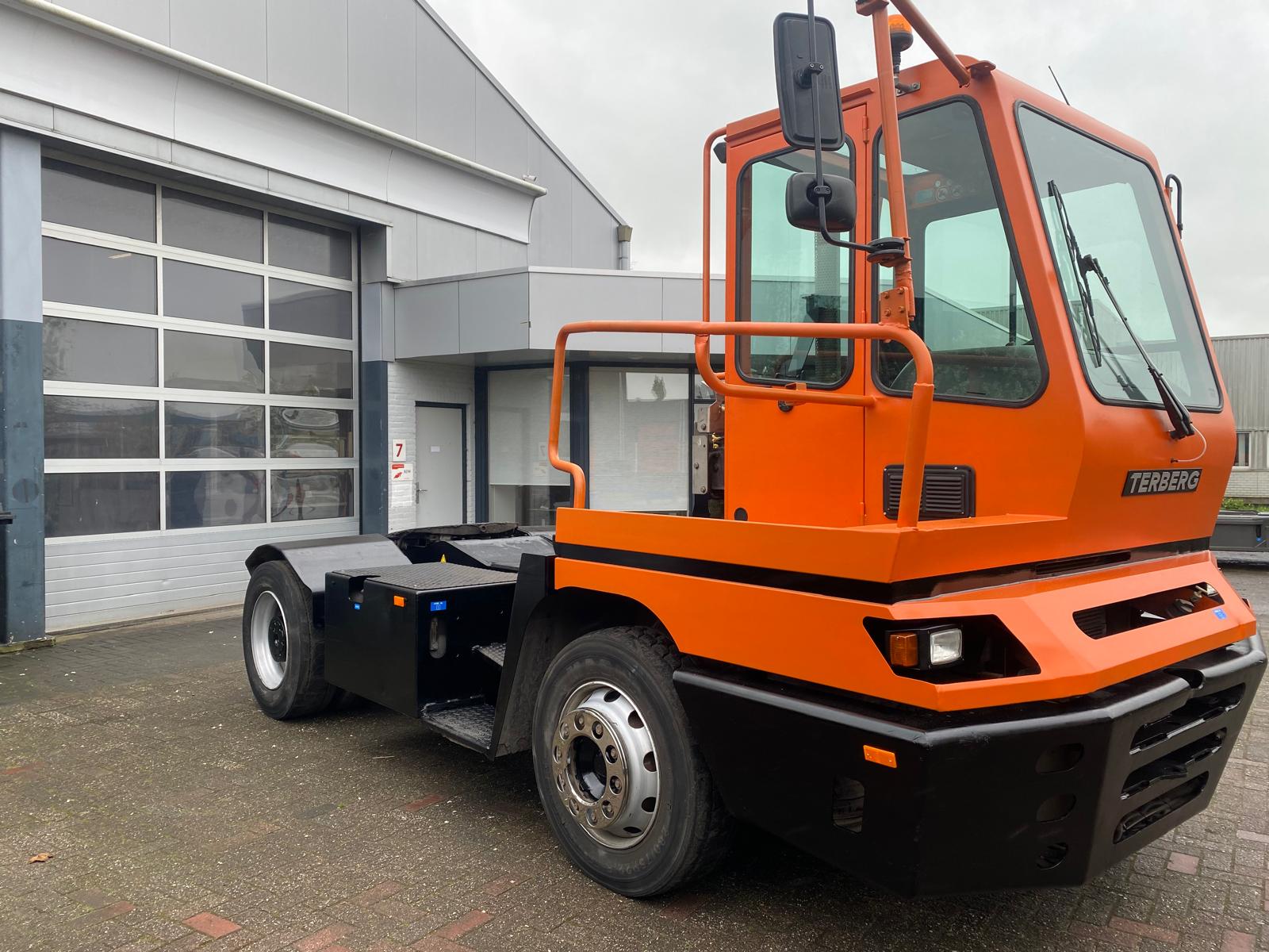 Terminal Tractor Supplier  Port and Yard Logistics